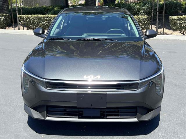 Photo of 2025 Interstellar Gray Kia K4