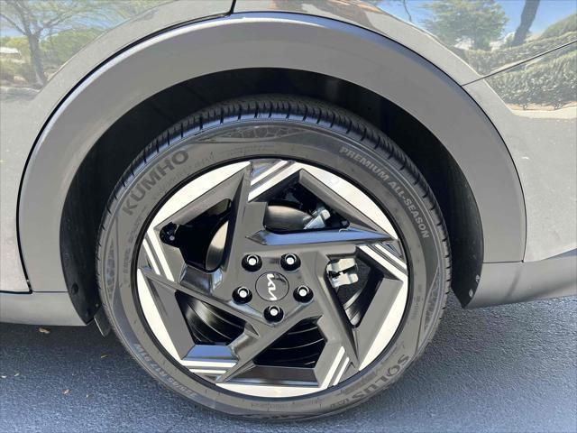Photo of 2025 Interstellar Gray Kia K4