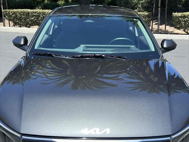 Photo of 2025 Interstellar Gray Kia K4