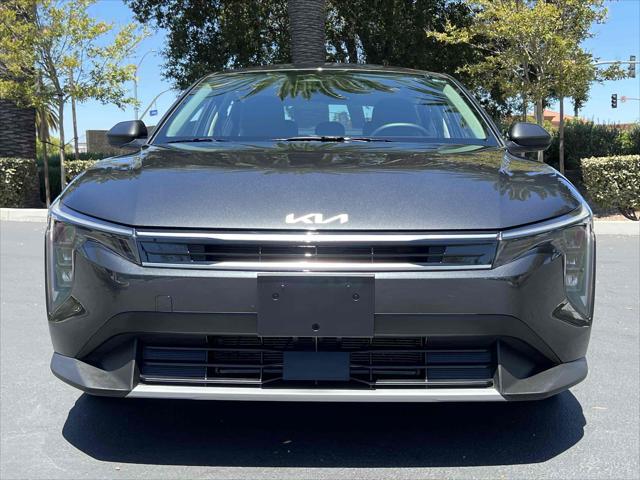 Photo of 2025 Interstellar Gray Kia K4