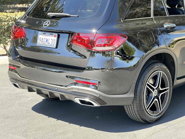 Photo of 2022 Black Mercedes-Benz GLC 300