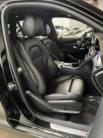 Photo of 2022 Black Mercedes-Benz GLC 300