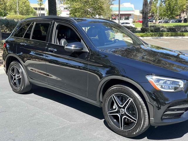 Photo of 2022 Black Mercedes-Benz GLC 300
