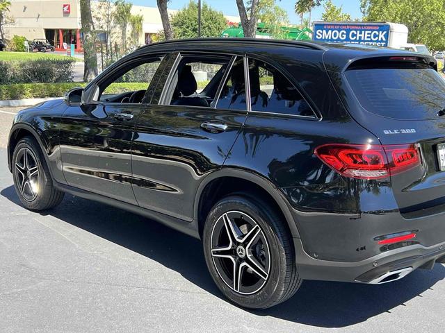 Photo of 2022 Black Mercedes-Benz GLC 300