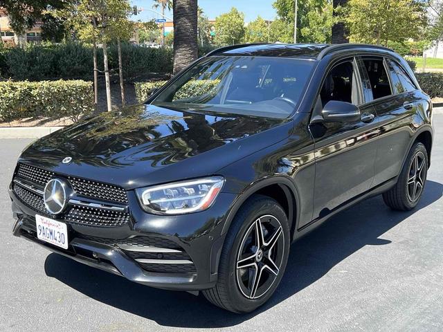 Photo of 2022 Black Mercedes-Benz GLC 300