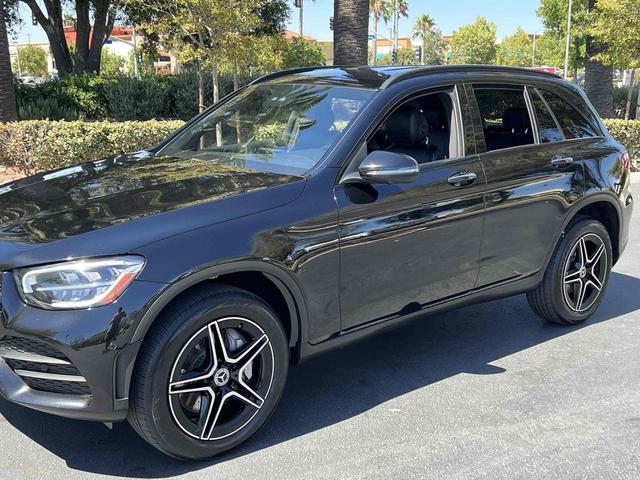 Photo of 2022 Black Mercedes-Benz GLC 300