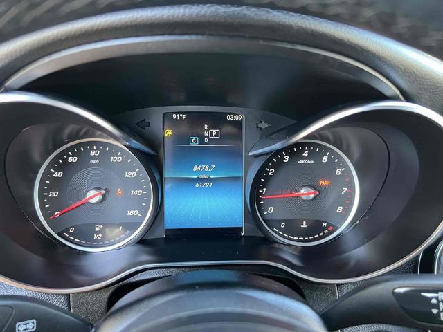 Photo of 2022 Black Mercedes-Benz GLC 300