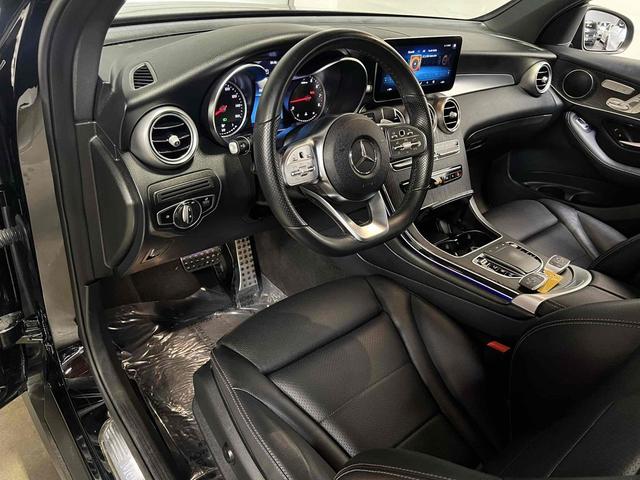Photo of 2022 Black Mercedes-Benz GLC 300
