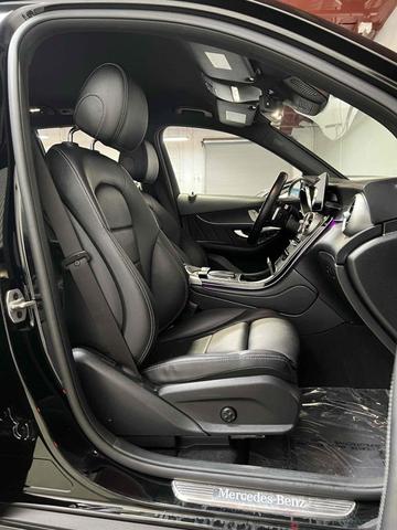 Photo of 2022 Black Mercedes-Benz GLC 300