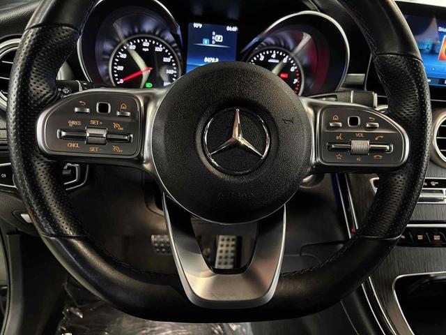 Photo of 2022 Black Mercedes-Benz GLC 300