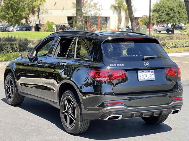 Photo of 2022 Black Mercedes-Benz GLC 300