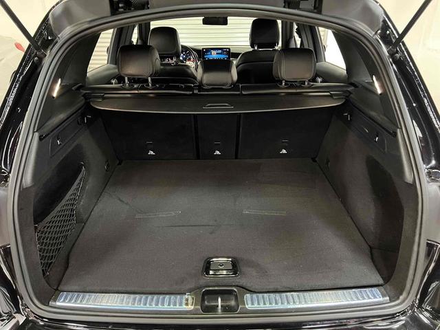 Photo of 2022 Black Mercedes-Benz GLC 300