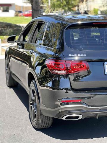 Photo of 2022 Black Mercedes-Benz GLC 300