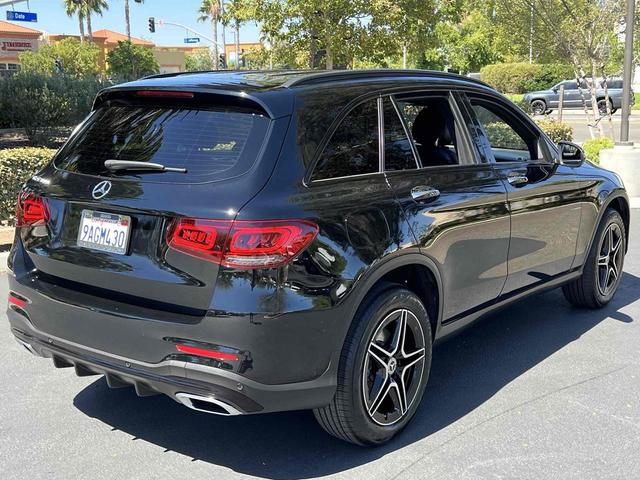 Photo of 2022 Black Mercedes-Benz GLC 300