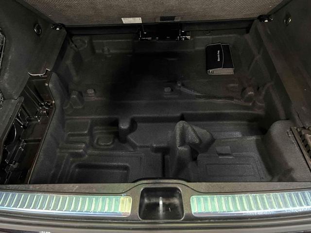 Photo of 2022 Black Mercedes-Benz GLC 300