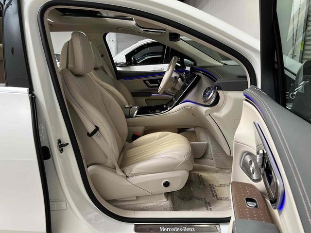 Photo of 2023 Polar White Mercedes-Benz EQS 450