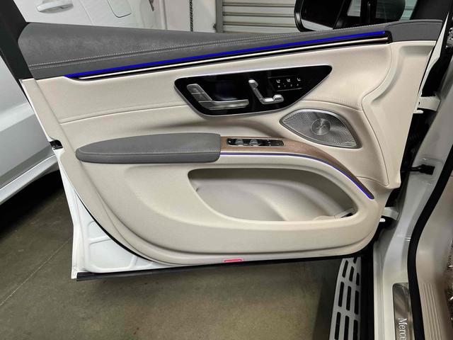 Photo of 2023 Polar White Mercedes-Benz EQS 450
