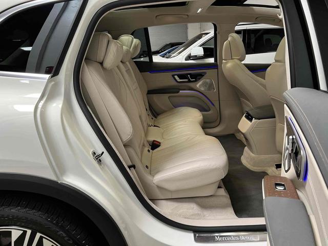 Photo of 2023 Polar White Mercedes-Benz EQS 450