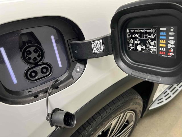 Photo of 2023 Polar White Mercedes-Benz EQS 450