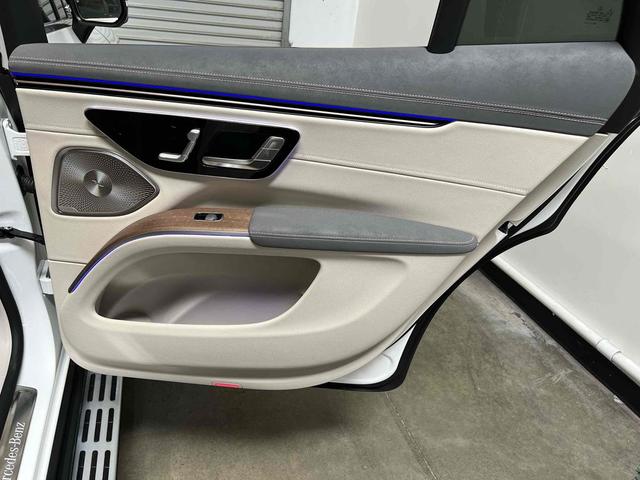Photo of 2023 Polar White Mercedes-Benz EQS 450