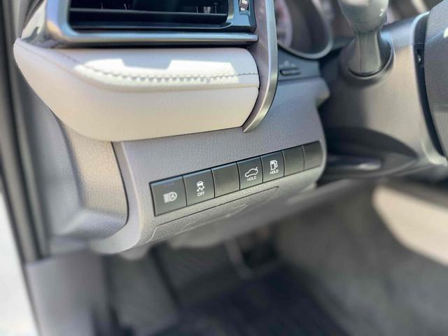 Photo of 2022 Wind Chill Pearl Toyota Camry