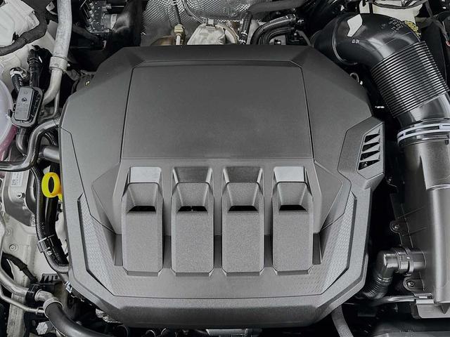 Photo of 2025 Arkona White Audi Q3