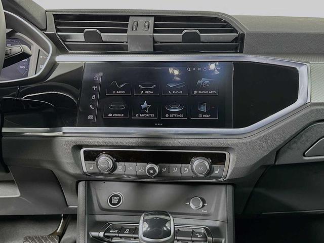 Photo of 2025 Arkona White Audi Q3