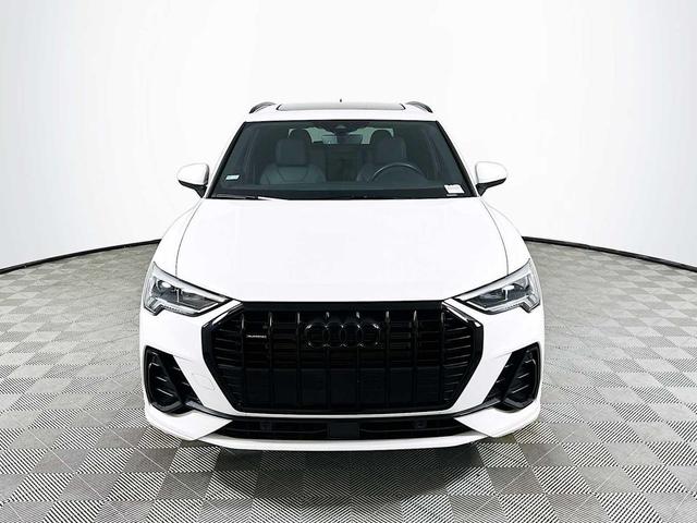 Photo of 2025 Arkona White Audi Q3