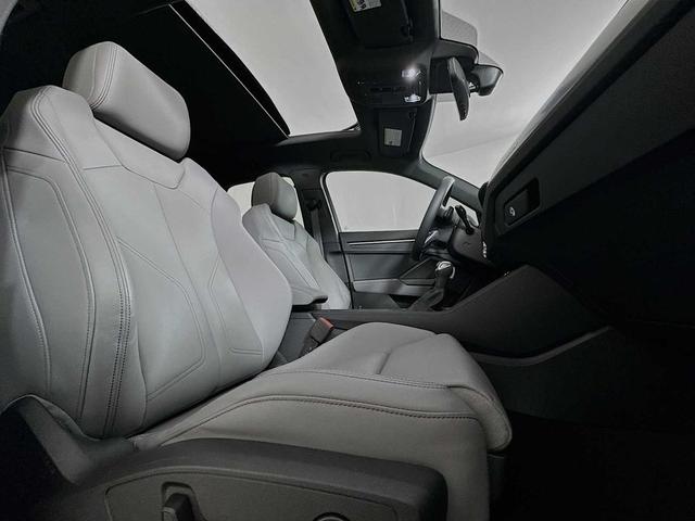 Photo of 2025 Arkona White Audi Q3