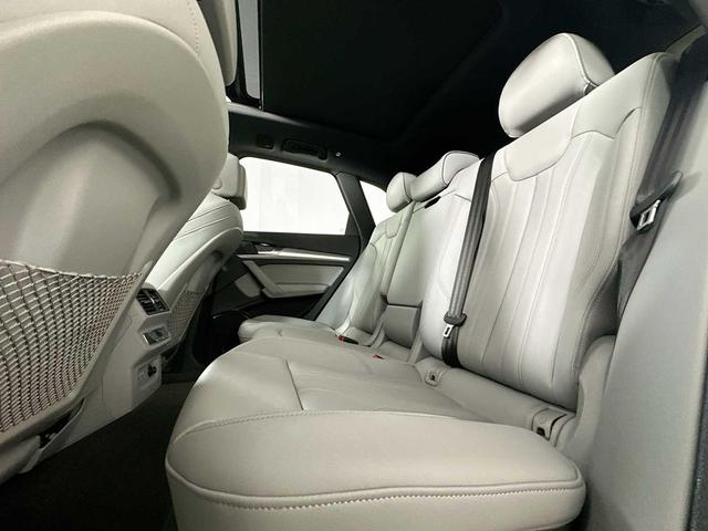 Photo of 2024 Arkona White Audi Q5