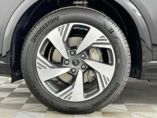 Photo of 2025 Mythos Black Metallic Audi Q6 e-tron