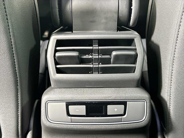 Photo of 2022 Glacier White Metallic Audi e-tron