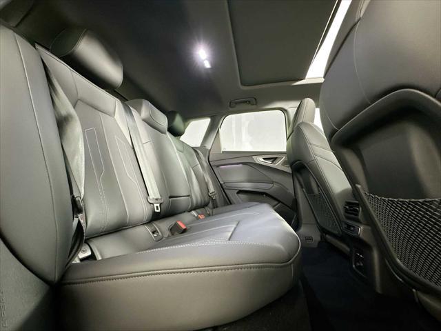 Photo of 2022 Glacier White Metallic Audi e-tron
