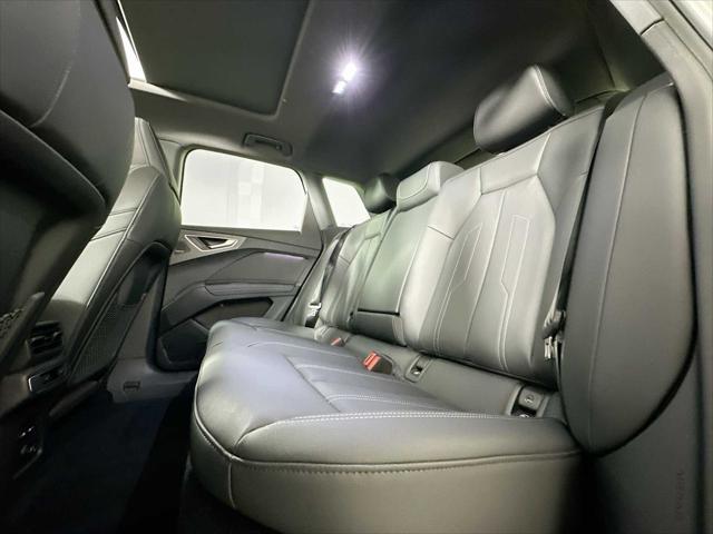 Photo of 2022 Glacier White Metallic Audi e-tron