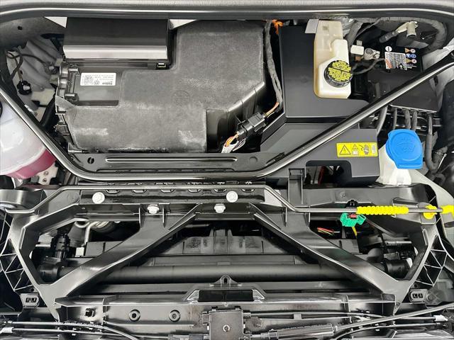 Photo of 2022 Glacier White Metallic Audi e-tron