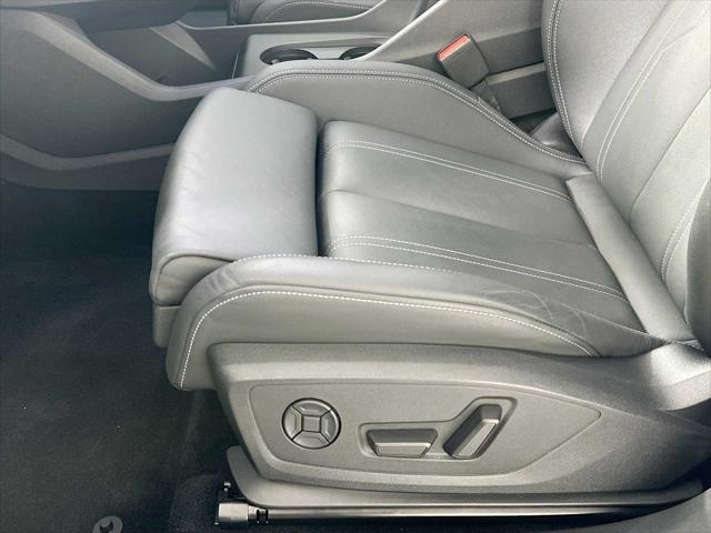 Photo of 2022 Glacier White Metallic Audi e-tron