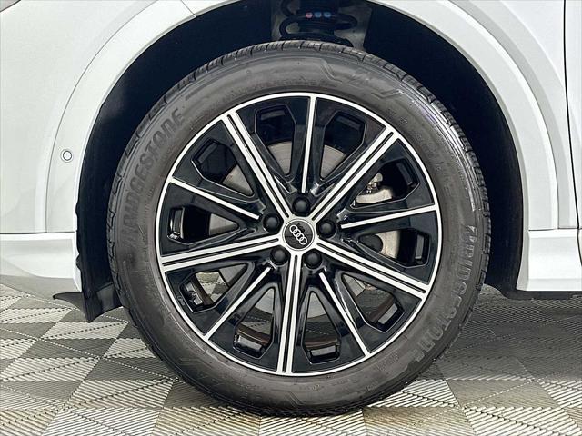 Photo of 2022 Glacier White Metallic Audi e-tron