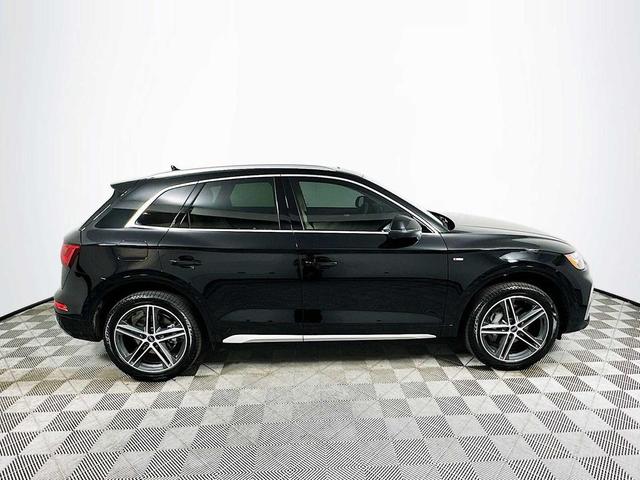Photo of 2025 Mythos Black Metallic Audi Q5