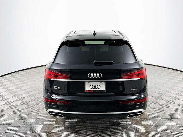 Photo of 2025 Mythos Black Metallic Audi Q5