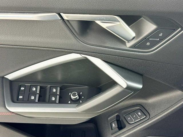 Photo of 2025 Mythos Black Metallic Audi Q3