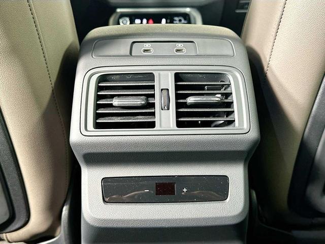 Photo of 2025 Glacier White Metallic Audi Q5