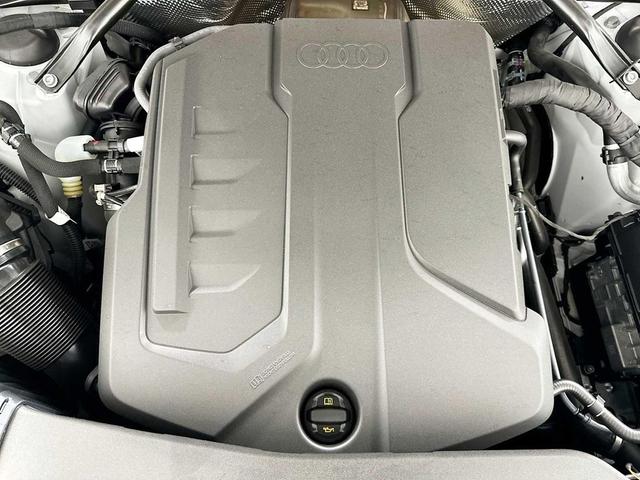 Photo of 2025 Glacier White Metallic Audi Q5