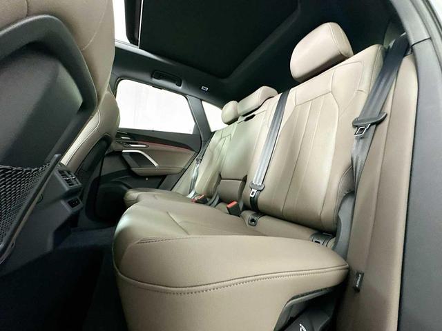 Photo of 2025 Glacier White Metallic Audi Q5