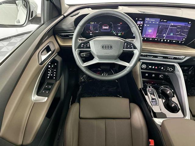 Photo of 2025 Glacier White Metallic Audi Q5