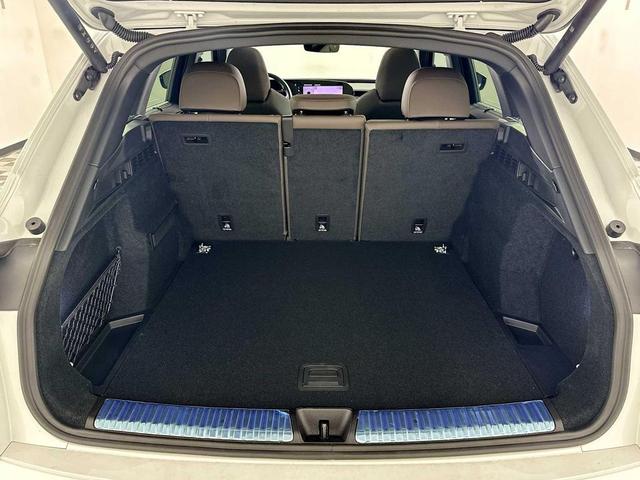 Photo of 2025 Glacier White Metallic Audi Q5