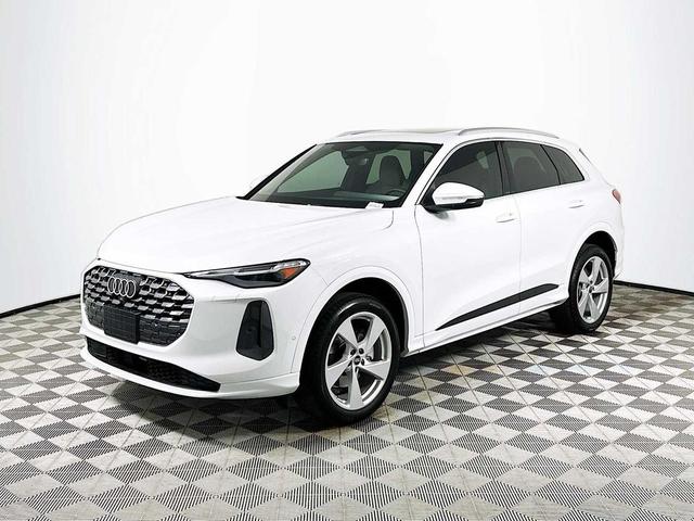 Photo of 2025 Glacier White Metallic Audi Q5