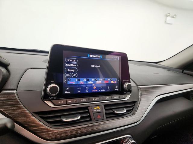Photo of 2021 Black Nissan Altima