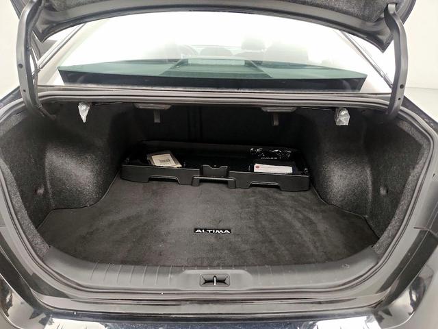 Photo of 2021 Black Nissan Altima