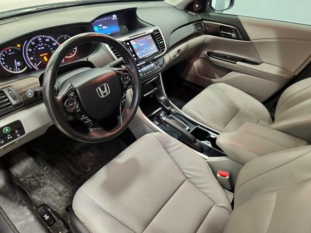 Photo of 2017 Silver Honda Accord