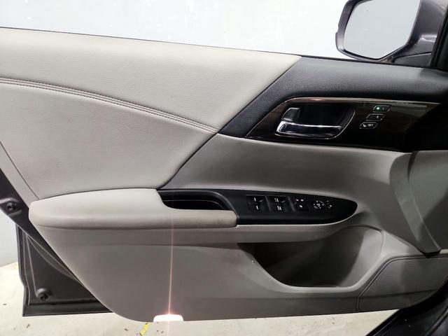Photo of 2017 Silver Honda Accord